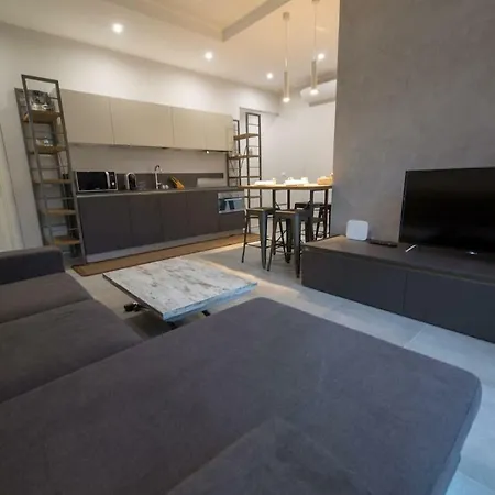 G T Apartment *